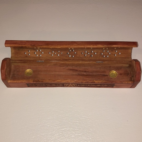 Hand carved wooden incense box, 2 cone/2 stick holder & box of 8 sticks -NWOT - Picture 4 of 16